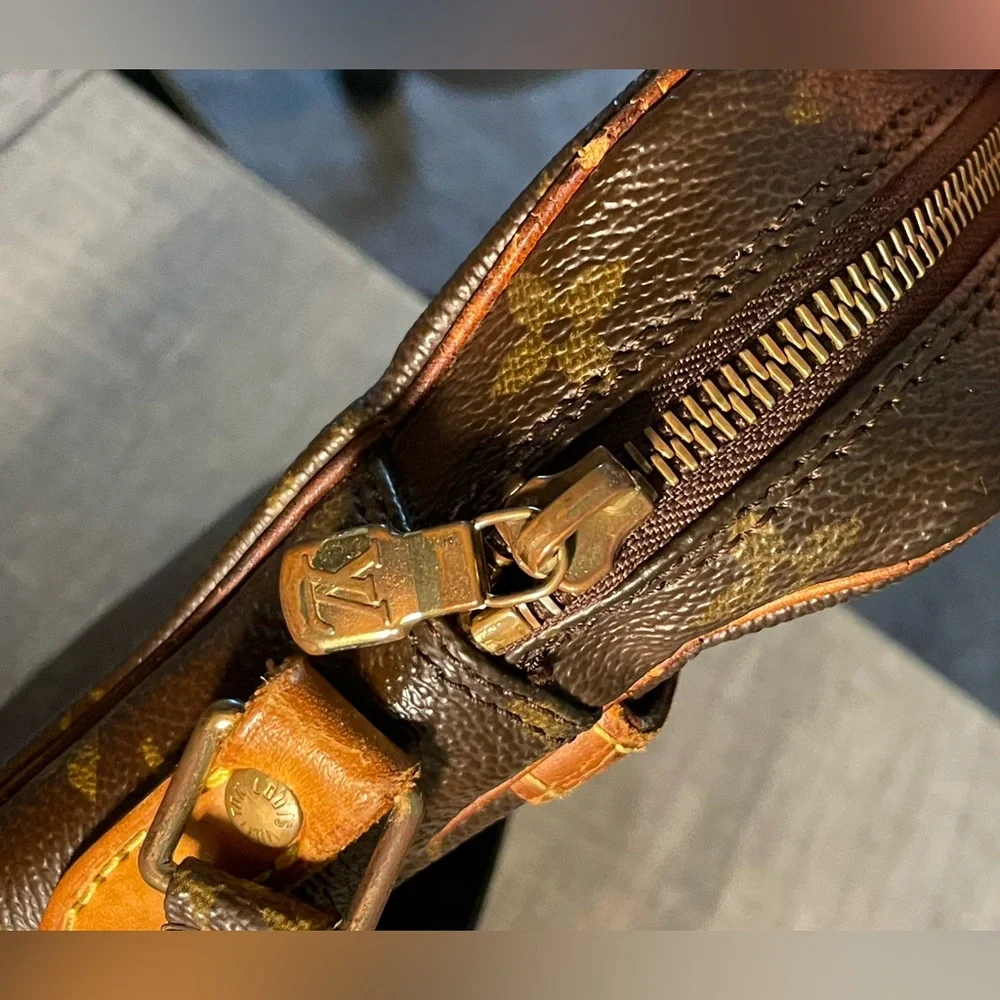 SOLD: Louis Vuitton Monogram Danube Crossbody w/ dust bag 💕Host Pick💕 - Picture 14 of 16
